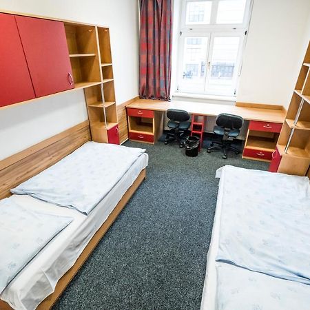 Hostel Masarykova Praha Bagian luar foto