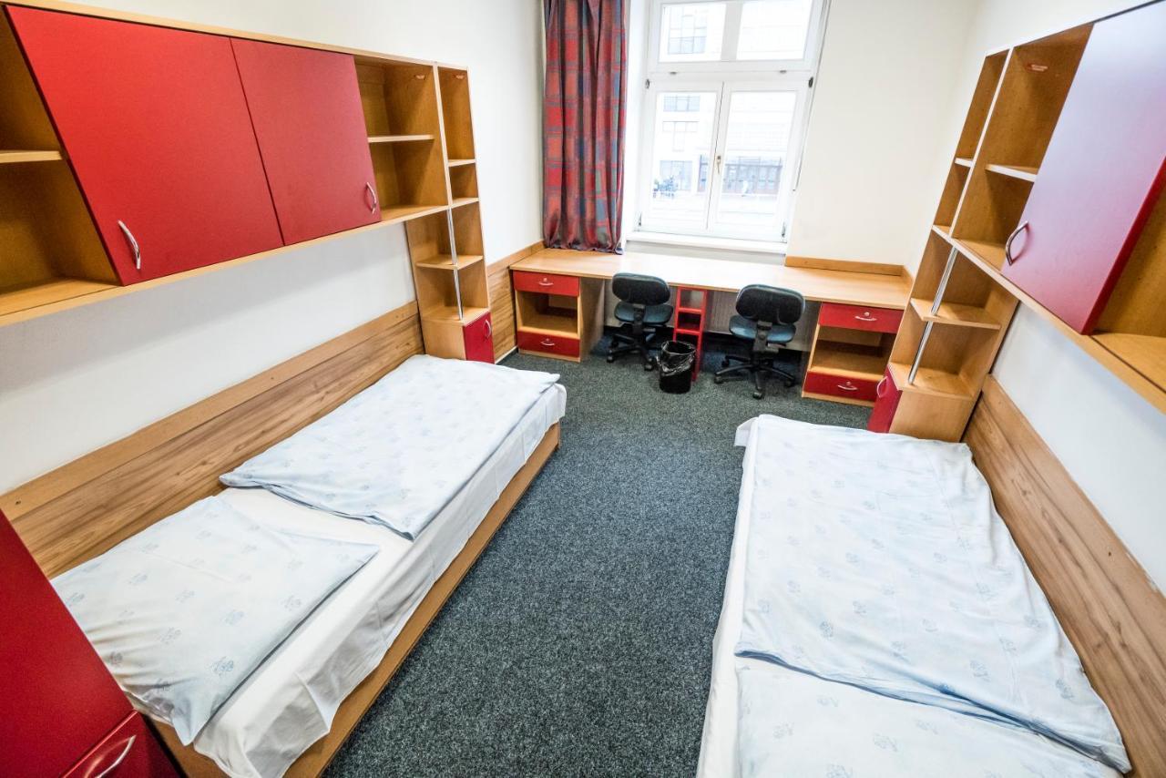 Hostel Masarykova Praha Bagian luar foto